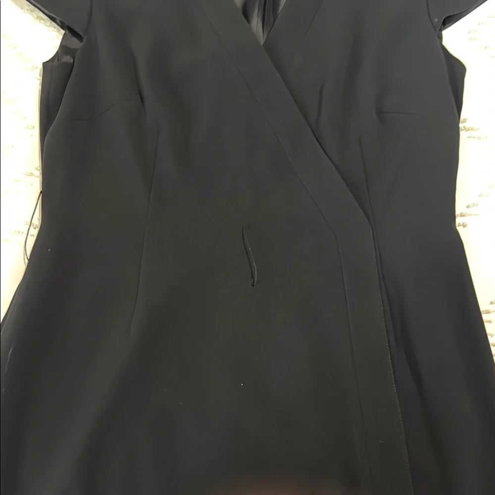 EUC Tahari Elegant Black Wrap Style Dress 6P Lined Cap Sleeve Zip Side - Picture 4 of 9
